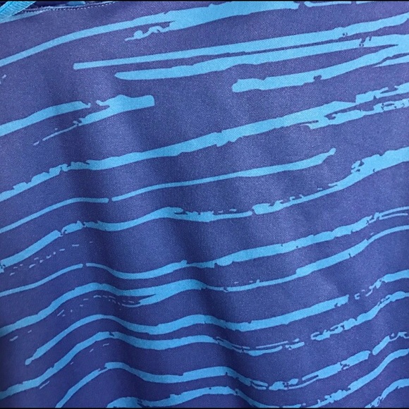 Under Armour sweatshirt size small - Picture 2 of 2